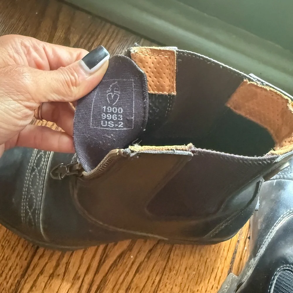 Moretta kids horseback riding shoes and half chaps, size 2 - Picture 8 of 8